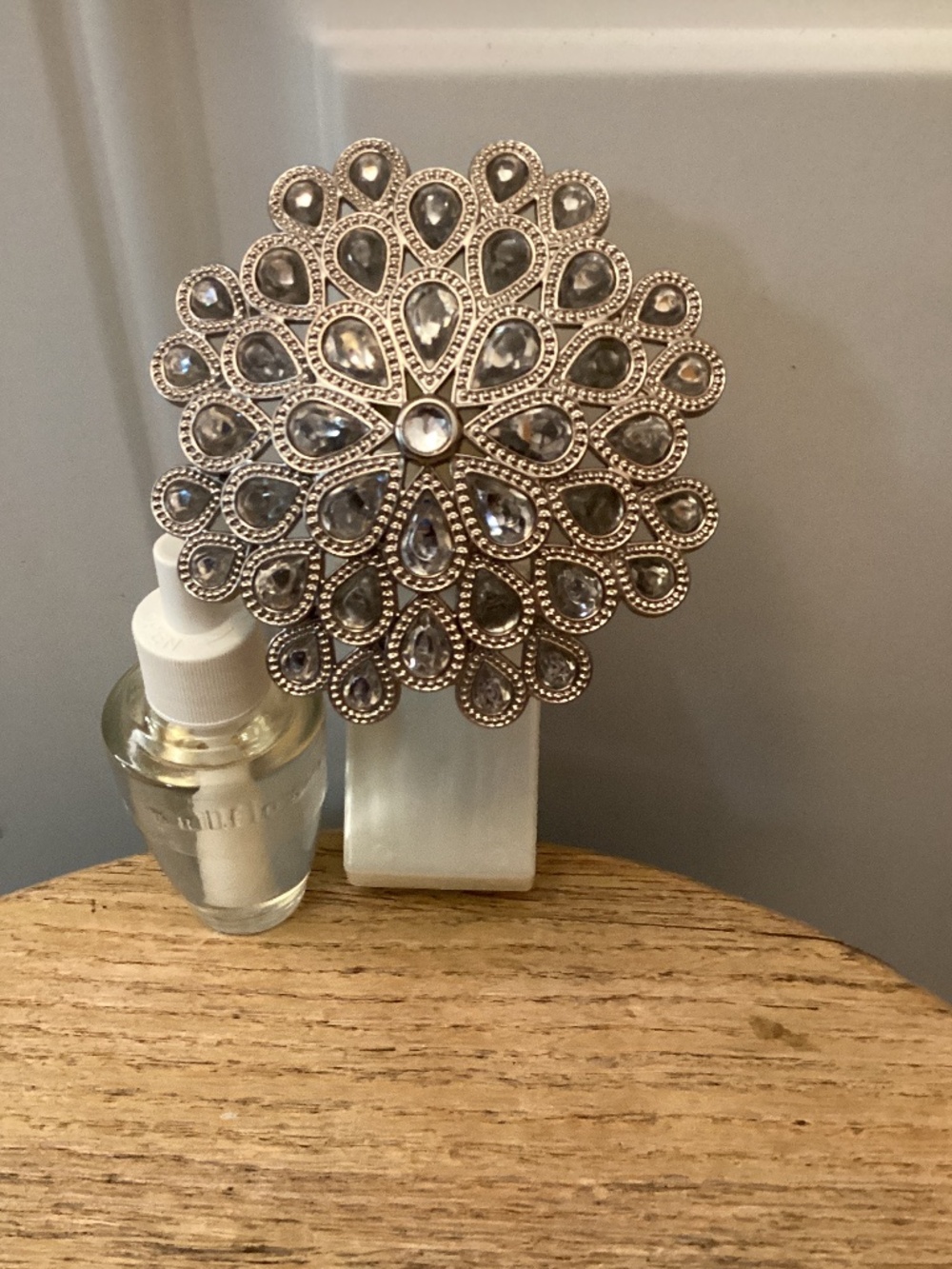 Bath & Body Works Gem Wallflower Nightlight with Refill